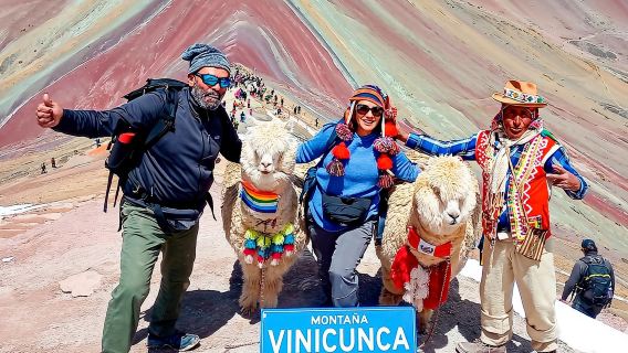 Cusco: Tour a la Montaña de 7 Colores con Comidas y Opción Valle Rojo