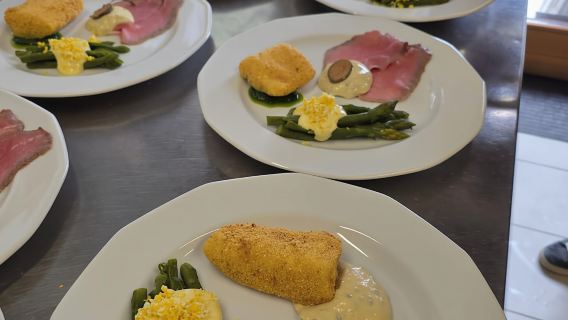 Vía Láctea: caminata nocturna con raquetas de nieve y cena típica en un refugio de montaña