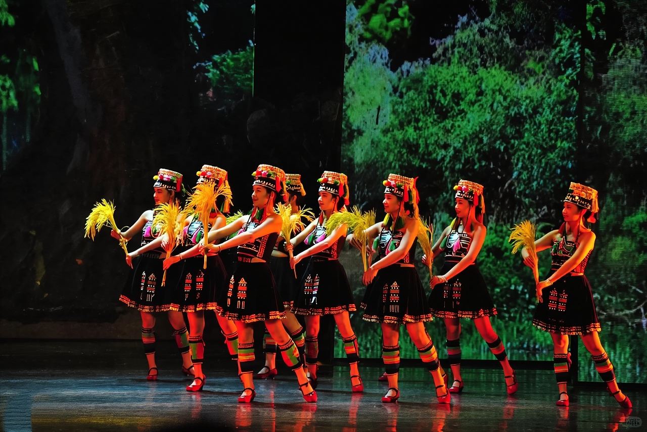 【シーサンパンナ・タイ族自治州】「メコン川・瀾滄江」歌と踊りのキャンプファイヤーイベント入場チケット(大規模な民族風情の歌と踊り+没入型タイ族文化+盛り上がるインタラクティブ体験+風味豊かなビュッフェ)