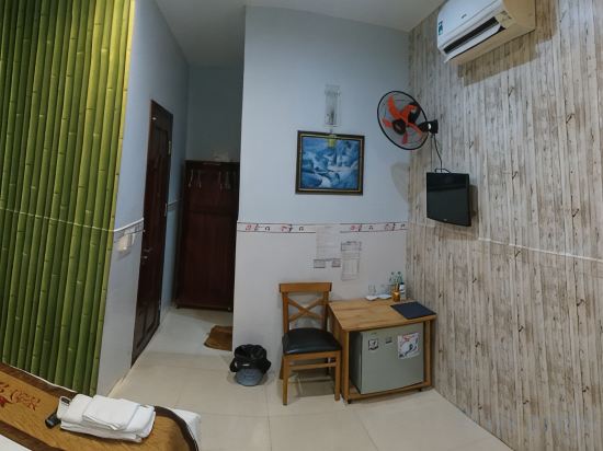 Ngan Giang Guest House - Tap to explore photos