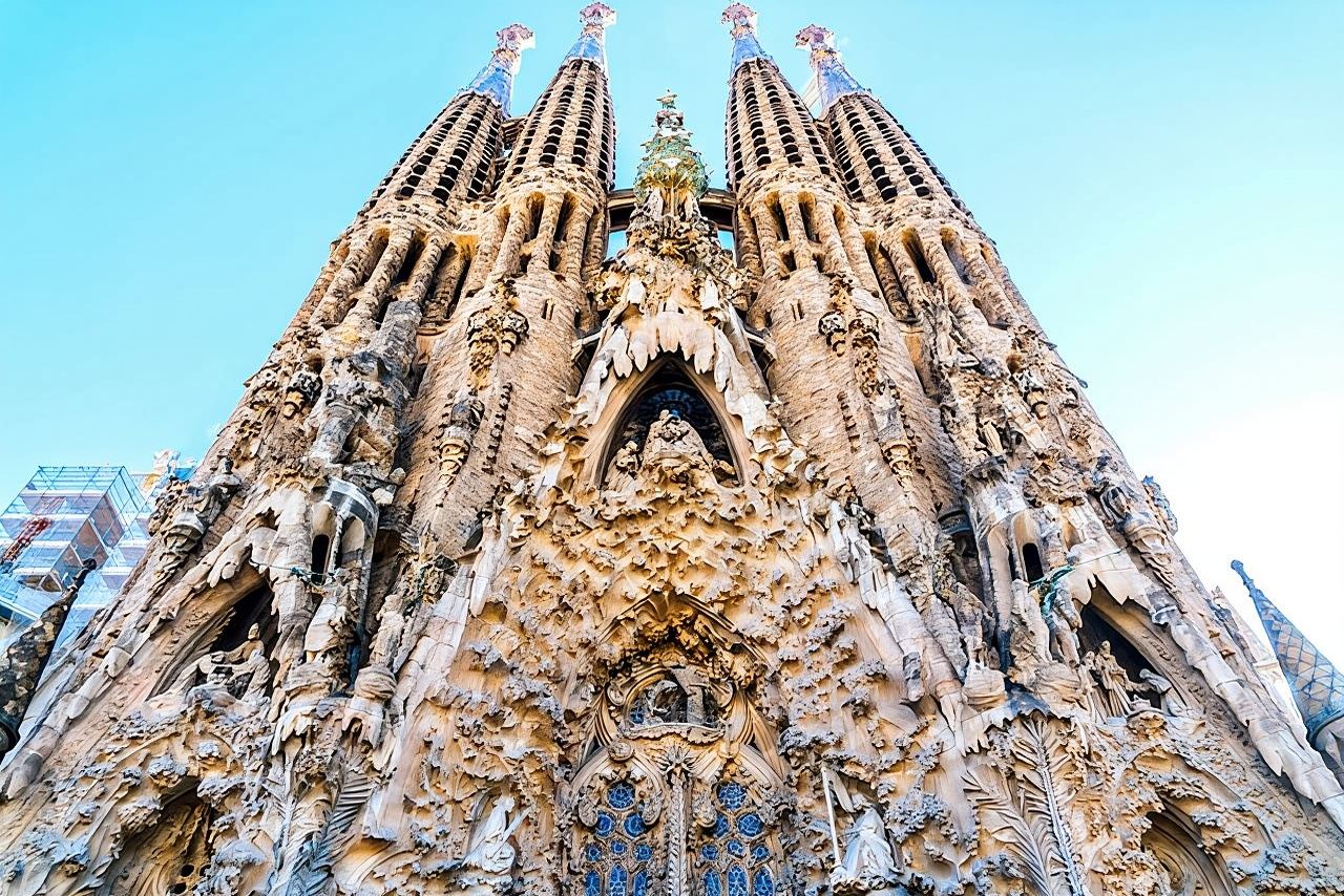 Sagrada Familia & Park Güell Optional: Small Group Tour