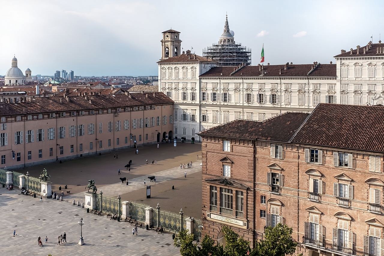 1-day tour to Royal Palace of Turin + Castle of Racconigi [private charter line]