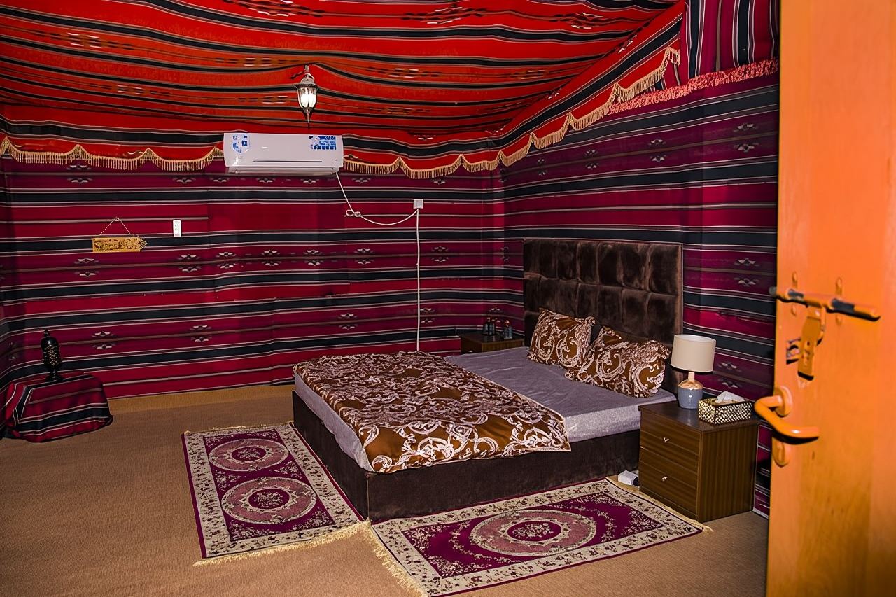 Overnight Camel Caravan with BBQ Dinner and Arabic Breakfast