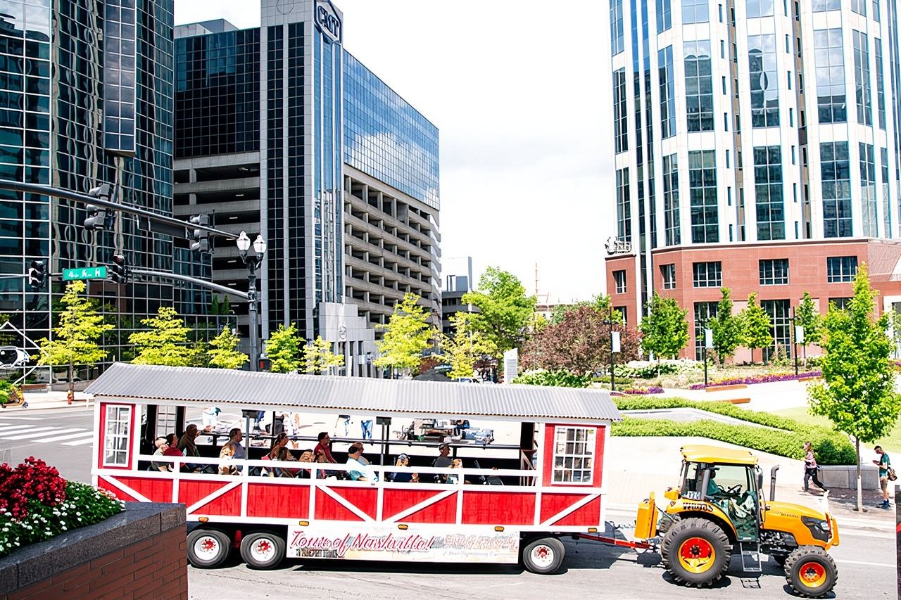 Narrated Sightseeing Tractor Tour of Nashville