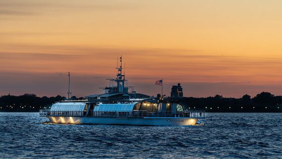 Bateaux New York dinner sightseeing cruise