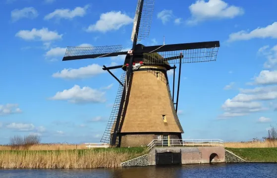 阿爾克梅亨蒸汽泵站+老城+自然保護區+范雷南公園+家族教堂