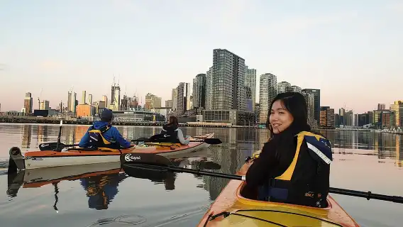 Melbourne Sunset Kayaking Experience with Dinner