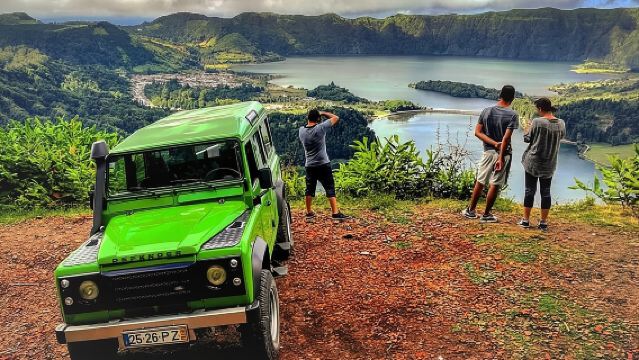 Jeep Tour Full Day Sete Cidades & Lagoa do Fogo with lunch and drinks included.