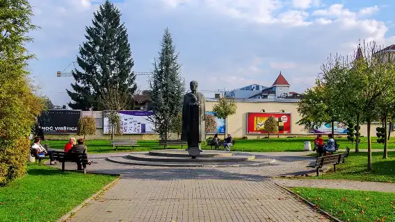 เปิดเผยจิตวิญญาณแห่งเมืองบันจาลูกา: เดินเล่นและเพลิดเพลิน