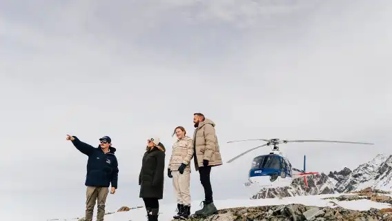 Queenstown helicopter glacier sightseeing - 50 min classic Queenstown tour with snow mountain landing