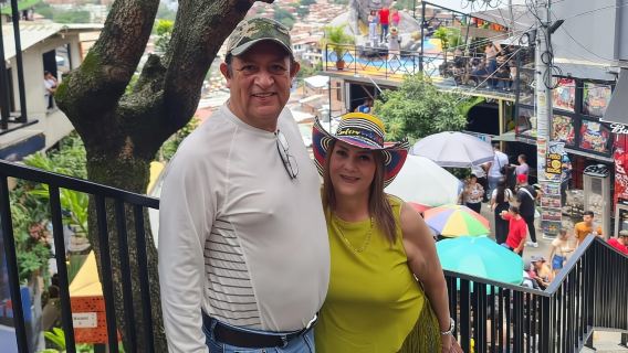 Medellín: Lawatan Daerah Comuna 13 dengan Menaiki Kereta Kabel