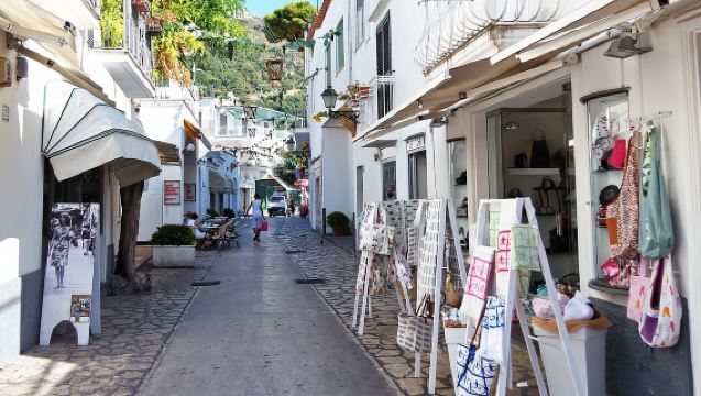 From Maiori: Amalfi Coast Half-Day Cruise