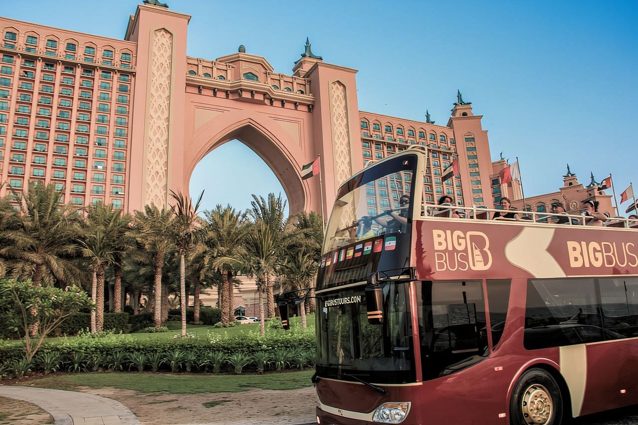 Dubai: Big Bus Hop-On Hop-Off Tour & Dhow Cruise