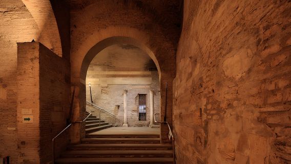 Roma: Basilica di San Clemente e tour in autobus hop-on hop-off