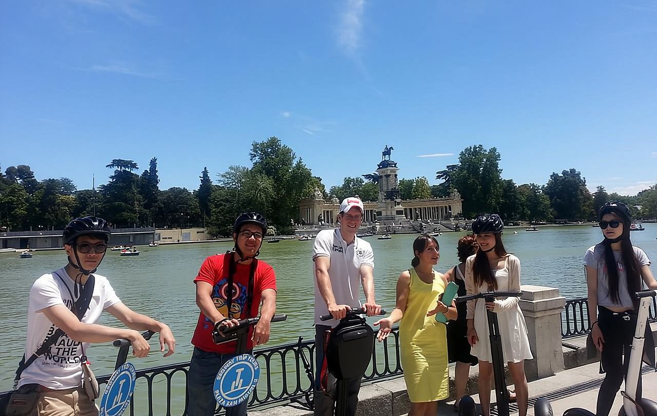 Madrid: Retiro Park 1.5-Hour Segway Tour