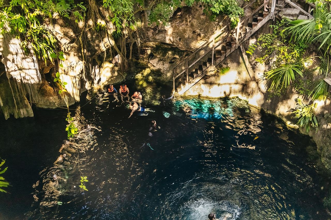 Ab Mérida: Geführte Tour durch Uxmal und zu den erstaunlichen Cenoten mit Mittagessen