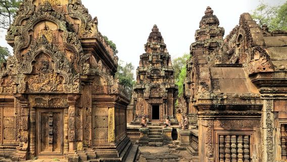 Tagesausflug mit Privattransfer in der äußeren Zone von Angkor Wat in Siem Reap, Kambodscha [Banteay Srei + Beng Mealea + Tonle Sap]