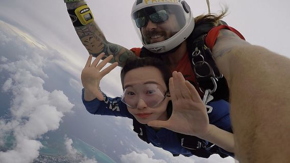 陝西西安藍田機場跳傘西安跳傘4200公尺跳傘中國國內高空跳傘【4200公尺自由落體+專業高清攝影+影片剪輯】