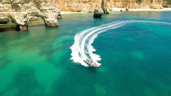 Excursión en barco desde Portimão a la cueva de Benagil y la playa de Marinha