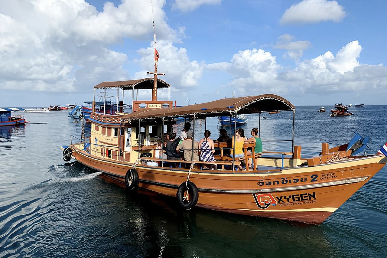 Premium snorkeltocht naar de baaien van Koh Tao aan boord van de Oxygen