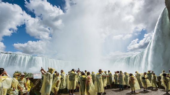 Guided Day Trip to Canadian Side of Niagara Falls from Toronto