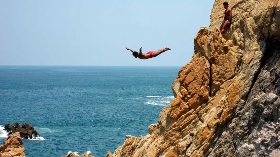 4hr Fun Guide Tour For Cruisers or Hotels Guests with Divers Show