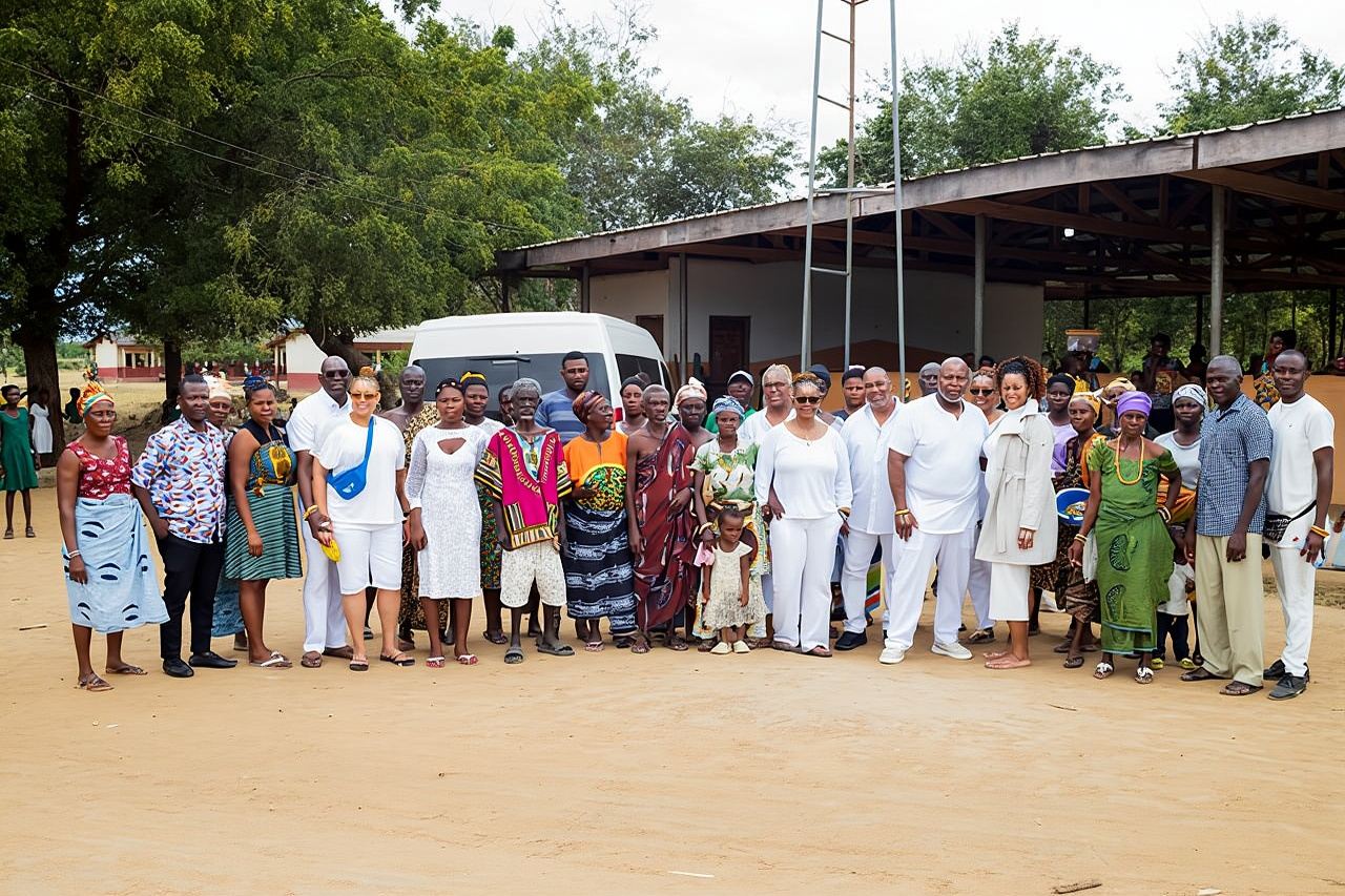 Cerimonia tradizionale di battesimo ed esperienza di crociera in barca