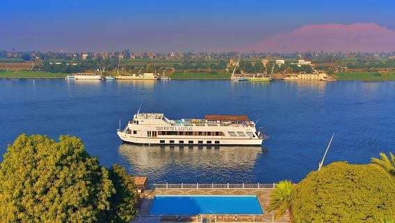 Luxor guided tour from Hurghada with Nile cruise and lunch