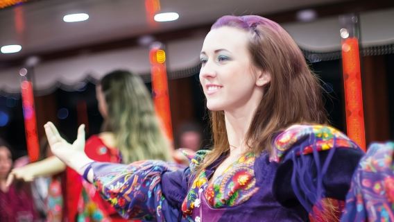 Tour du thuyền ăn tối trên eo biển Bosphorus kèm chương trình biểu diễn Đêm Thổ Nhĩ Kỳ