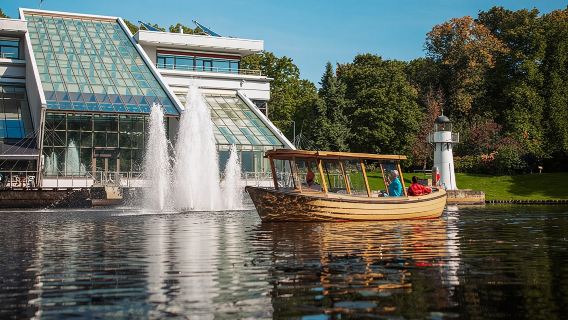 Riga-Stadtrundfahrt mit dem Grachtenboot und Audioguide