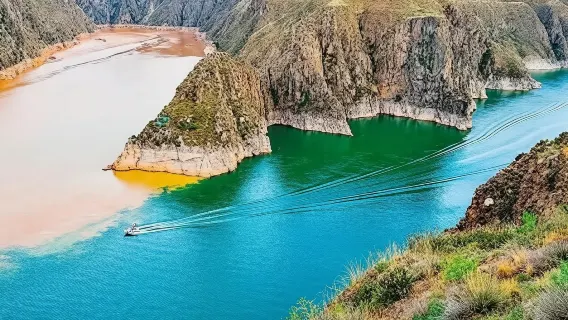 [Private group] Liujiaxia 1-day tour + Bingling Cave-Temple Complex + Yellow River-Tao River confluence viewing platform + Liujiaxia Bridge