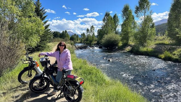 Alquiler de bicicletas eléctricas Ridden en primavera y verano de Breckenridge a Frisco