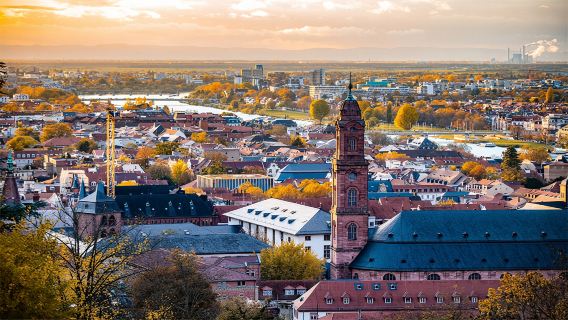 德國法蘭克福海德堡+呂德斯海姆+萊茵河谷遊船一日遊