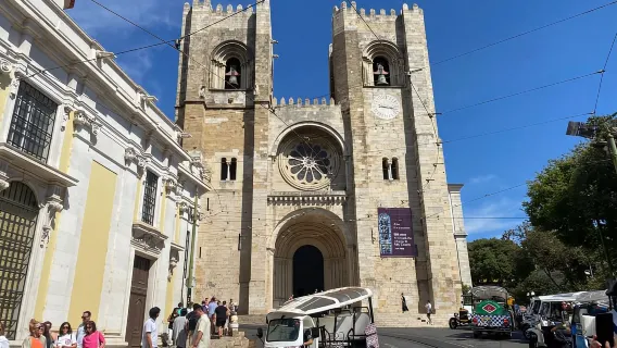 Lisbona: tour a piedi di Alfama, Chiado e Baixa con degustazioni