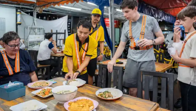 曼谷夜間自行車之旅（含街頭美食）