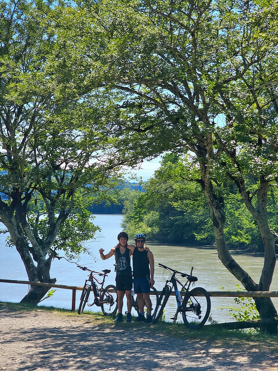 Tour in bicicletta a Kutaisi: centro città, storia e sentieri lungo il fiume