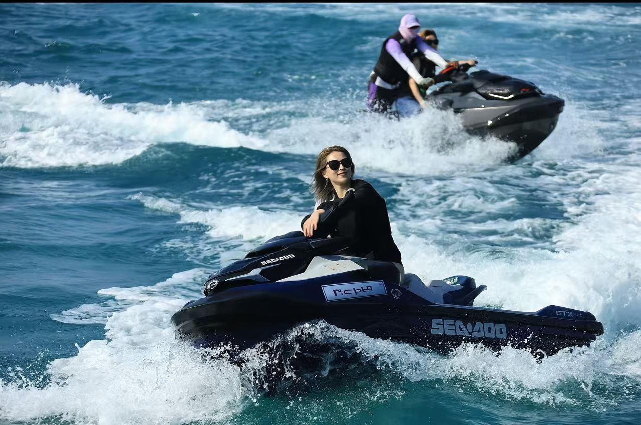 Pattaya One-Day Island Hopping Tour [Jet Ski / Yacht + Ko Manwichai + Snorkeling e Pesca + Trasferimento]