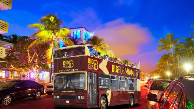 Miami: Open-top Bus Sightseeing Night Tour with Live Guide