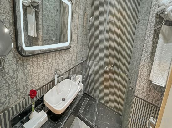 The Palace Hotel - Adults Only - Tap to explore photos