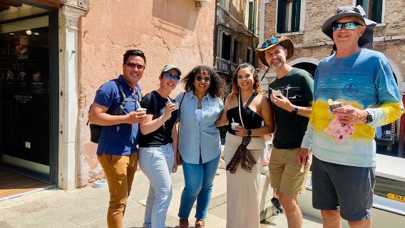 Visite gastronomique du marché fermier du Rialto à Venise avec dégustation de vins et visite guidée