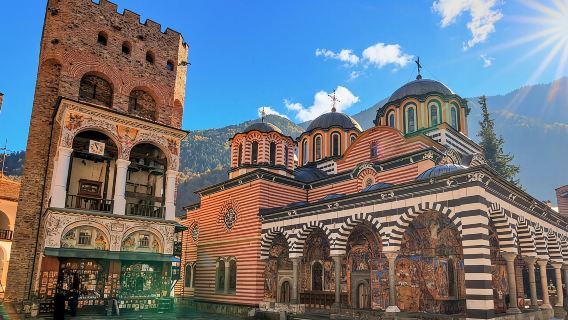 Excursión de día completo al Monasterio de Rila y la Iglesia de Boyana