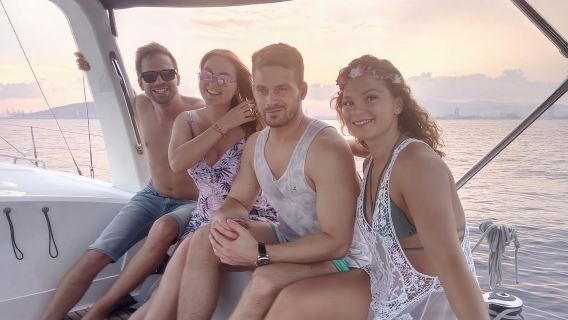 1ωρη Κοινή Περιήγηση με Ιστιοπλοΐα στη Βαρκελώνη με Ανοιχτό Μπαρ και Σνακ