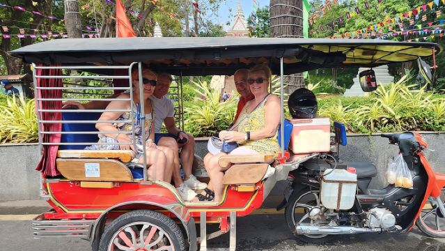 Visit 11 Places in One Day including S21 & Killing Field