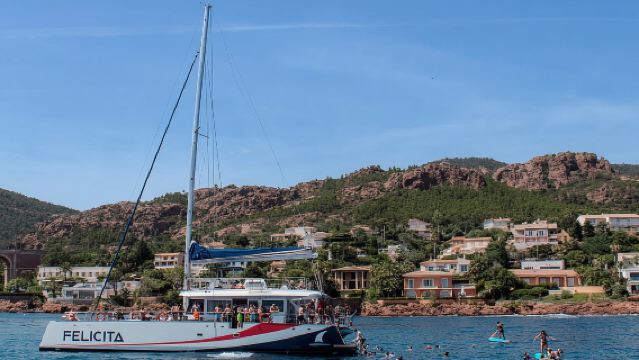 Saint-Raphaël : Matinée Détente en Mer sur un Maxi Catamaran - Estérel
