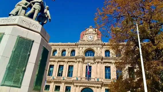 Cannes: Beyond the Red Carpet Walking Tour with Food & Wine