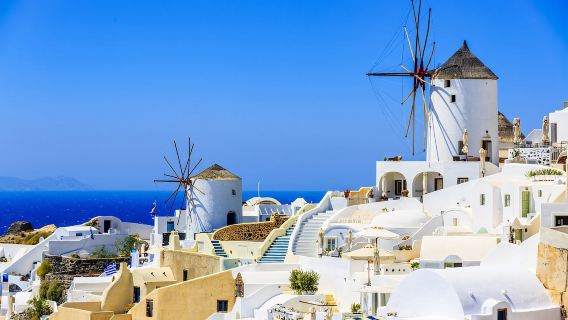 Traslado al aeropuerto o al puerto en Santorini, Grecia - desde/hasta el pueblo de Oya (servicio de coche privado con conductor)