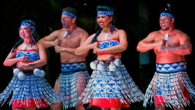 Honolulu: Ka Moana Lūʻau at Aloha Tower – Oceanfront Luau Show