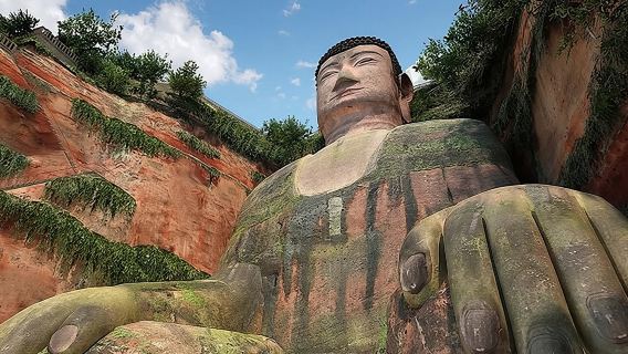 Chengdu in One Day from Jinan by Air: Leshan Giant Buddha, Pandas and More
