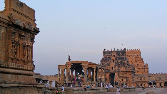 Day Trip to Thanjavur (Guided Sightseeing Tour by Car from Madurai)
