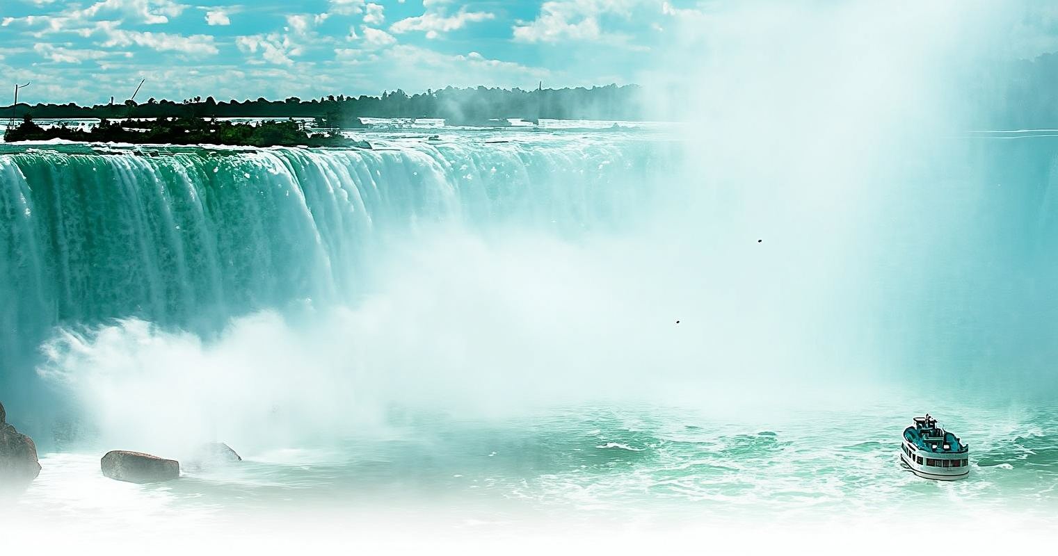 Niagara Falls tour with boat ride and lunch from Toronto